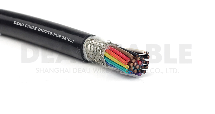 典型應用適用于連續往復運動(dòng)下的安裝， 特別是工業(yè)作用環(huán)境下的頻繁彎曲場(chǎng)合， 如現代化機械標準部件的拖鏈中及物流系統、 操控系統、 機械自動(dòng)化系統等。 數控機床、 電子設備、 五金沖壓、 木材石材機械、 玻璃與門(mén)窗機械、 注塑機、 機械 （人） 手、 建筑機械、 重型機器廠(chǎng) 、 汽車(chē)制造、 起重運輸設備、 自動(dòng)化倉庫、 碼頭、 消防車(chē)等的室內外環(huán)境需要屏蔽的場(chǎng)所。 特別應用重機械負荷， 海岸、 港口、野外， 高低溫、 高污染等惡劣環(huán)境場(chǎng)所。