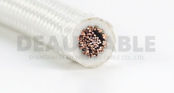特點(diǎn)/用途：具有優(yōu)良的高溫耐低溫性能，具有優(yōu)良的電絕緣性能，優(yōu)良的化學(xué)穩定性能，耐高電壓，耐老化，使用壽命長(cháng)。且柔軟便于安裝。廣泛應用于照明燈具、家用電器、電熱電器、儀表儀器、電機引接線(xiàn)及電子、燈具、燃具等高溫環(huán)境。