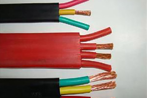 特點(diǎn)/用途：可在長(cháng)期潮濕環(huán)境中使用，電性能及防水、防霉性能優(yōu)越。 彎曲性能優(yōu)良，最小彎曲半徑為電纜外徑16倍，可移動(dòng)使用。使用于交流額定電壓450/750V及以下各種移動(dòng)式電機、鋼鐵、航空、電廠(chǎng)、石化等高溫環(huán)境中使用。